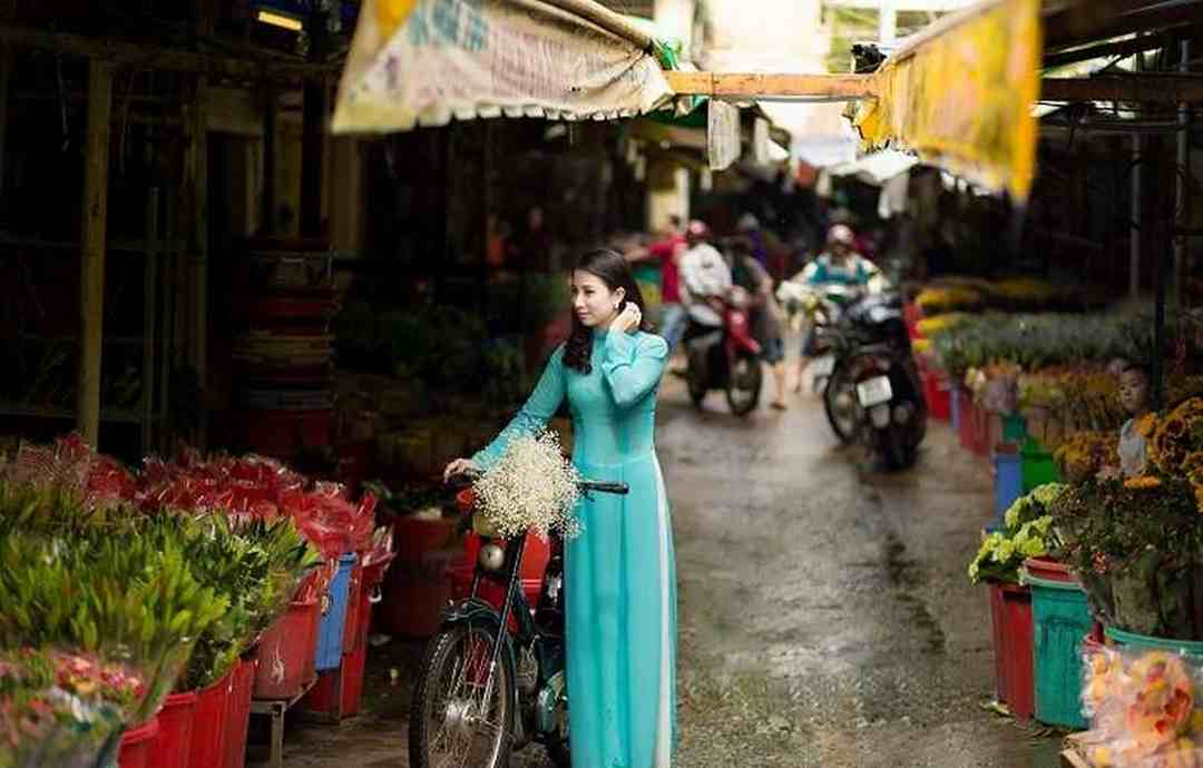 Nên ưu tiên mua hoa ở những tiệm lâu đời tại Hồ Thị Kỷ