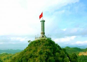 Vẻ đẹp tuyệt mỹ cột cờ Lũng Cú 