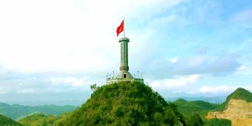 Vẻ đẹp tuyệt mỹ cột cờ Lũng Cú 