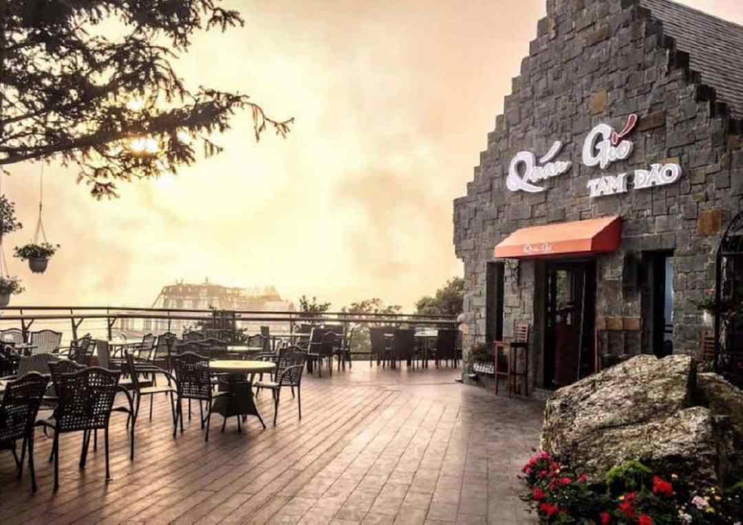 Cafe Quán Gió có vị trí và thiết kế độc đáo