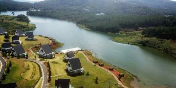 Hồ Tuyền Lâm được nhiều người yêu thích bởi cảnh vật như thiên đường