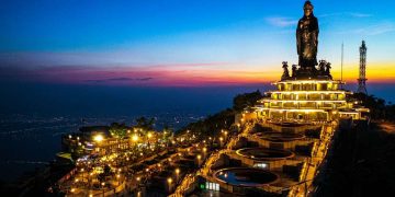 Núi Bà Đen là một địa điểm du lịch tâm linh cực ấn tượng