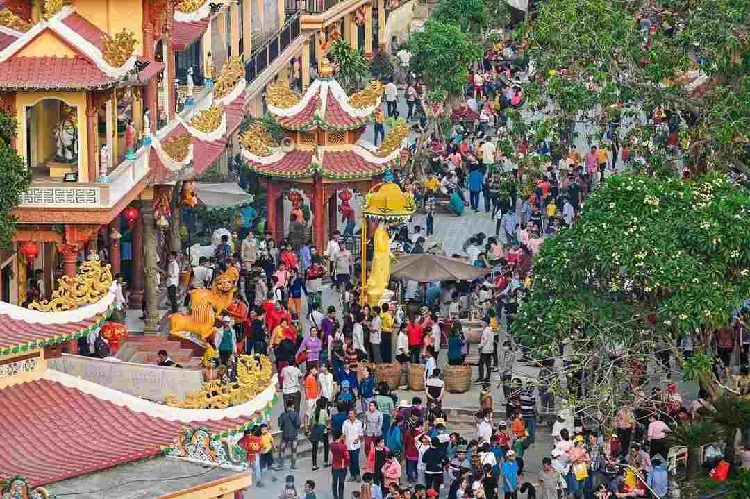 Lễ hội thu hút khách du lịch tại tòa thánh Tây Ninh 