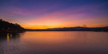 Hồ Tuyền Lâm với tổng diện tích lên đến 320ha. 