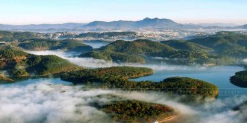 Một thoáng hồ Tuyền Lâm