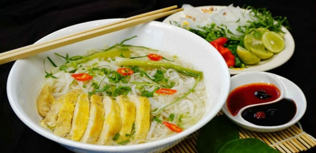 Quán phở, hủ tiếu gà Út