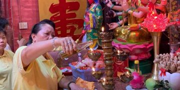 Cầu khấn chùa Ngọc Hoàng với nhiều điều linh nghiệm