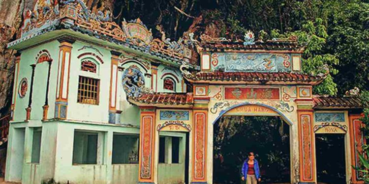 Di chuyển từ Hà Tiên đến Chùa Hang bằng xe buýt