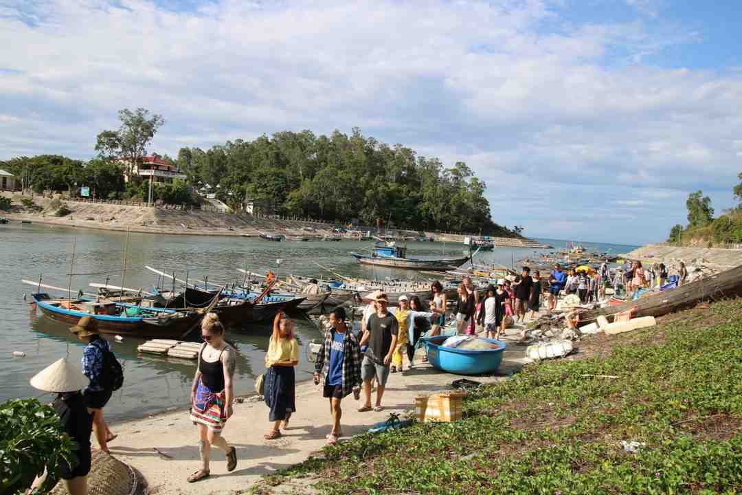 Phương tiện di chuyển tới địa điểm