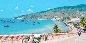 Có nhiều cách đến đảo Hòn Sơn