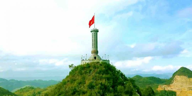 Vẻ đẹp tuyệt mỹ cột cờ Lũng Cú