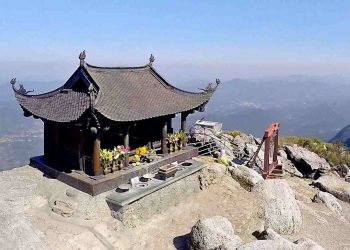 Núi Yên Tử - vẻ đẹp tầm cỡ dưới đất trời bao la