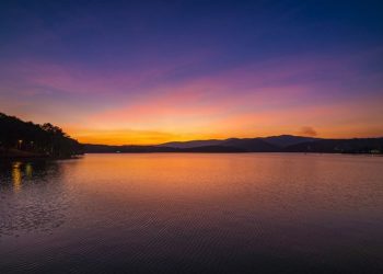 Hồ Tuyền Lâm với tổng diện tích lên đến 320ha. 