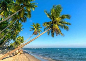 Mũi Né là nơi du lịch lý tưởng cho những ai mê biển xanh, cát trắng