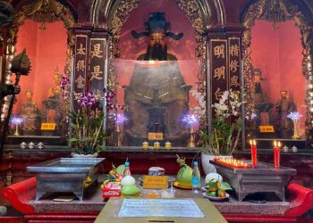 Văn khấn tại chùa Ngọc Hoàng và cách khấn khi dân lễ