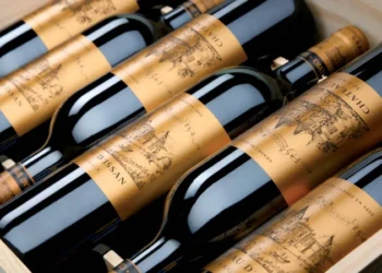 Giá vang Pháp cao cấp hiện nay rất đa dạng